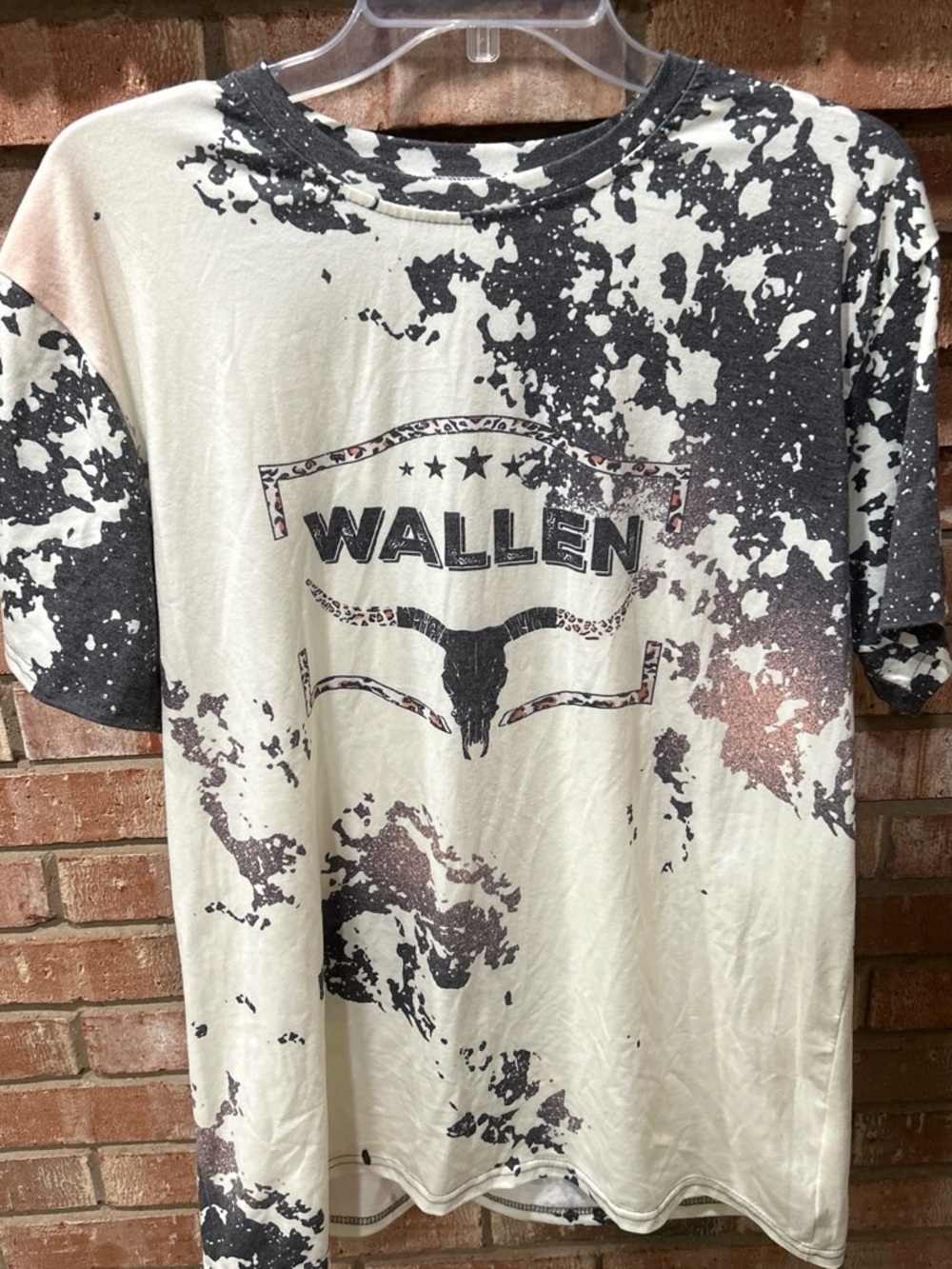 Wallen Women's Short-Sleeve Bleached Graphic Tee in Cream & Black
